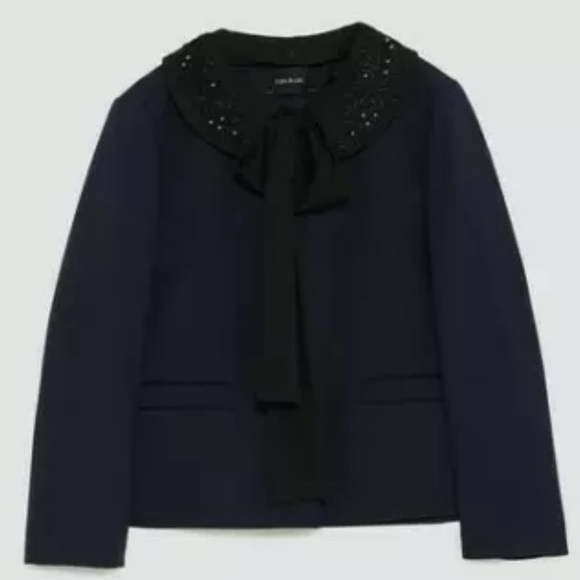 Navy With Embroidered Detachable Collar Blazer - Picture 4 of 16